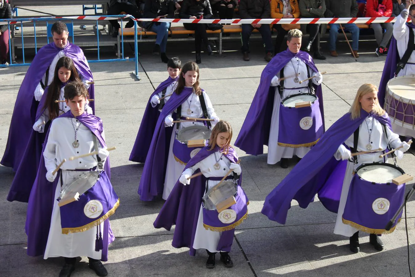 La exaltación de bandas de las cofradías anuncia la Semana Santa en Arnedo.