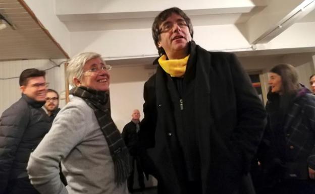 Clara Ponsati y Carles Puigdemont.