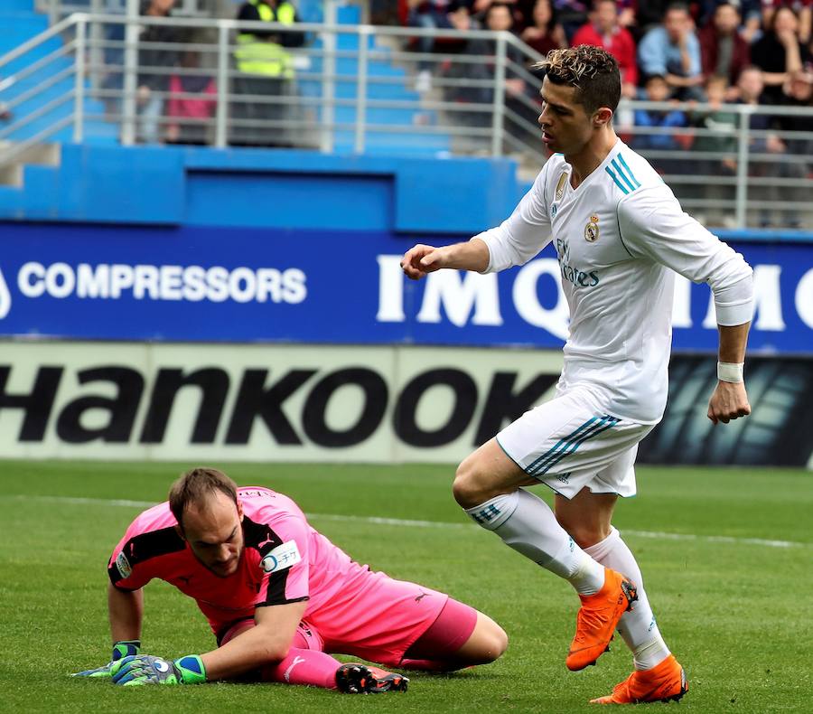 El Real Madrid consigue una sufrida victoria en Eibar de la mano de un Cristiano Ronaldo que con dos goles confirma su buen estado de forma.