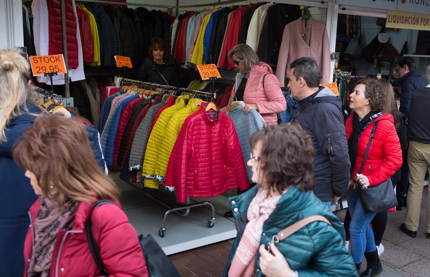 Tercera y últiima jornada de la feria, que durante todo el fin de semana se está celebrando en el Espolón logroñés.