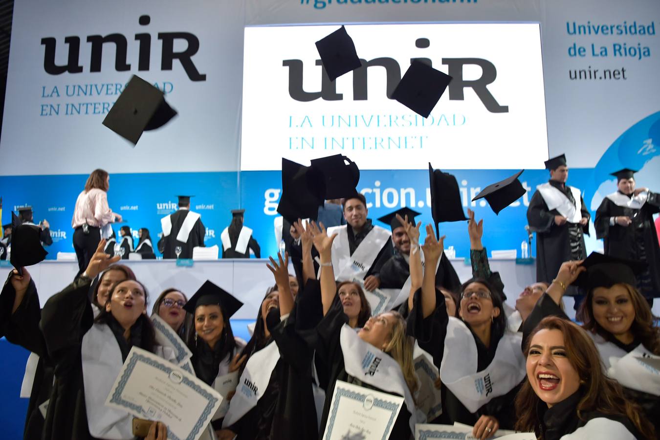 Fotos: La UNIR congrega a 4.000 personas en su primera gala de graduación en Ecuador