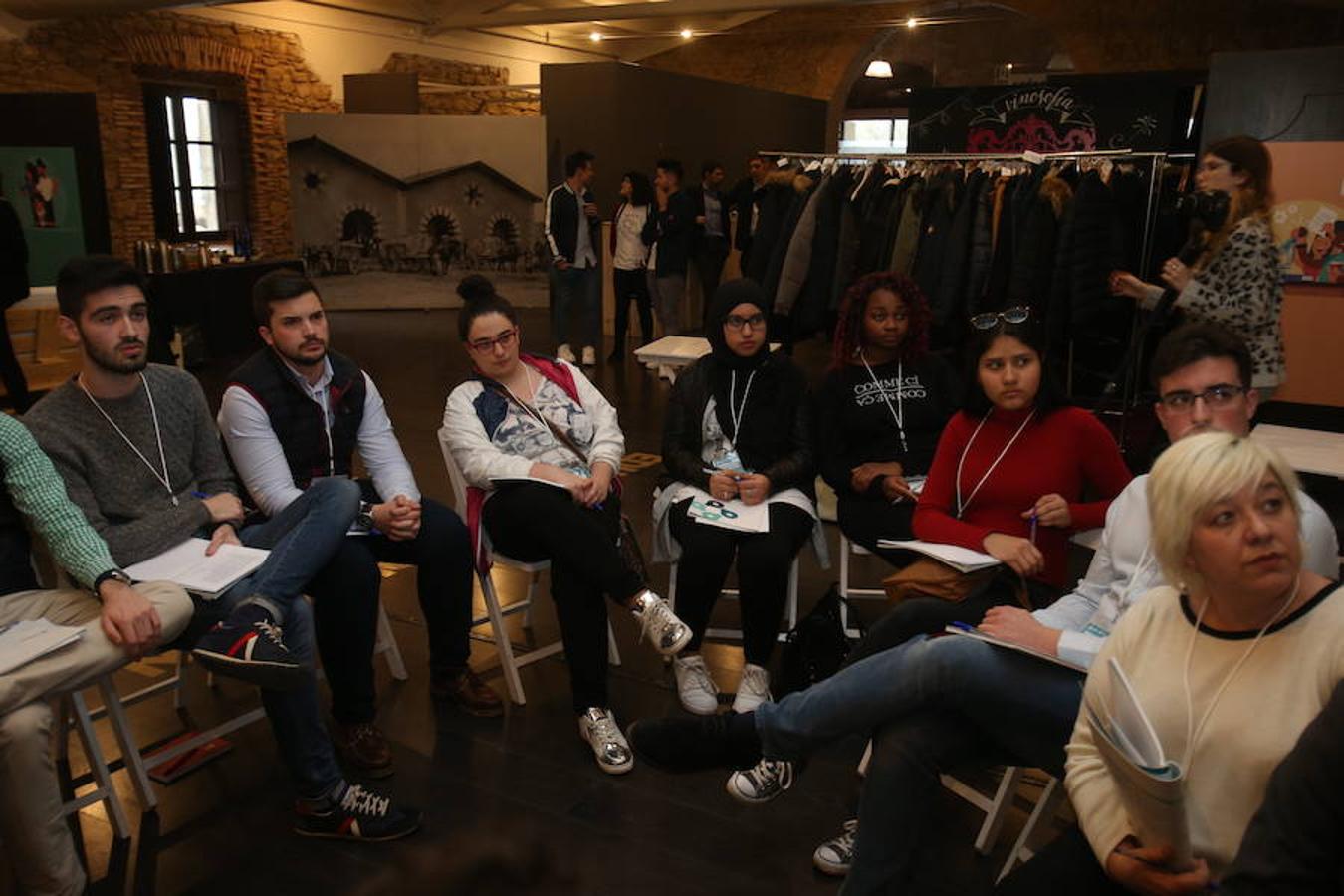 El Foro por la Emancipación ha celebrado esta tarde varios talleres dirigidos a los jóvenes como el de familia, educación, emprendimiento/empleo y vivienda