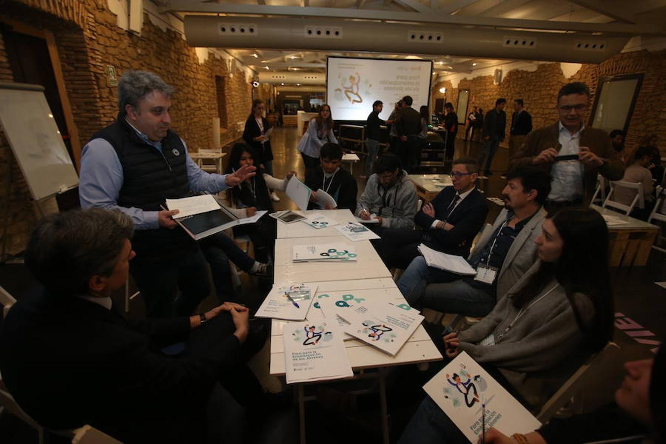 El Foro por la Emancipación ha celebrado esta tarde varios talleres dirigidos a los jóvenes como el de familia, educación, emprendimiento/empleo y vivienda