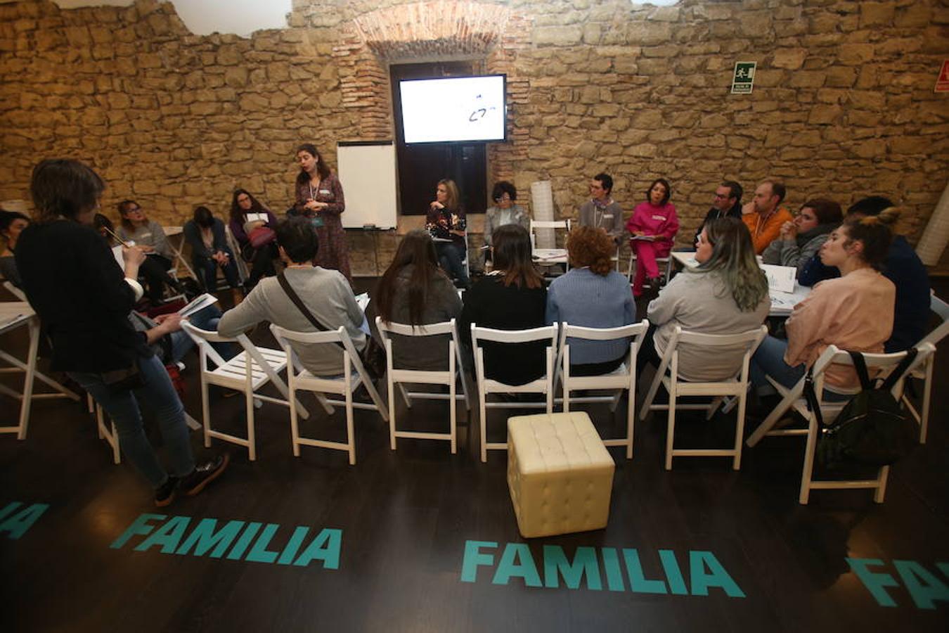 El Foro por la Emancipación ha celebrado esta tarde varios talleres dirigidos a los jóvenes como el de familia, educación, emprendimiento/empleo y vivienda