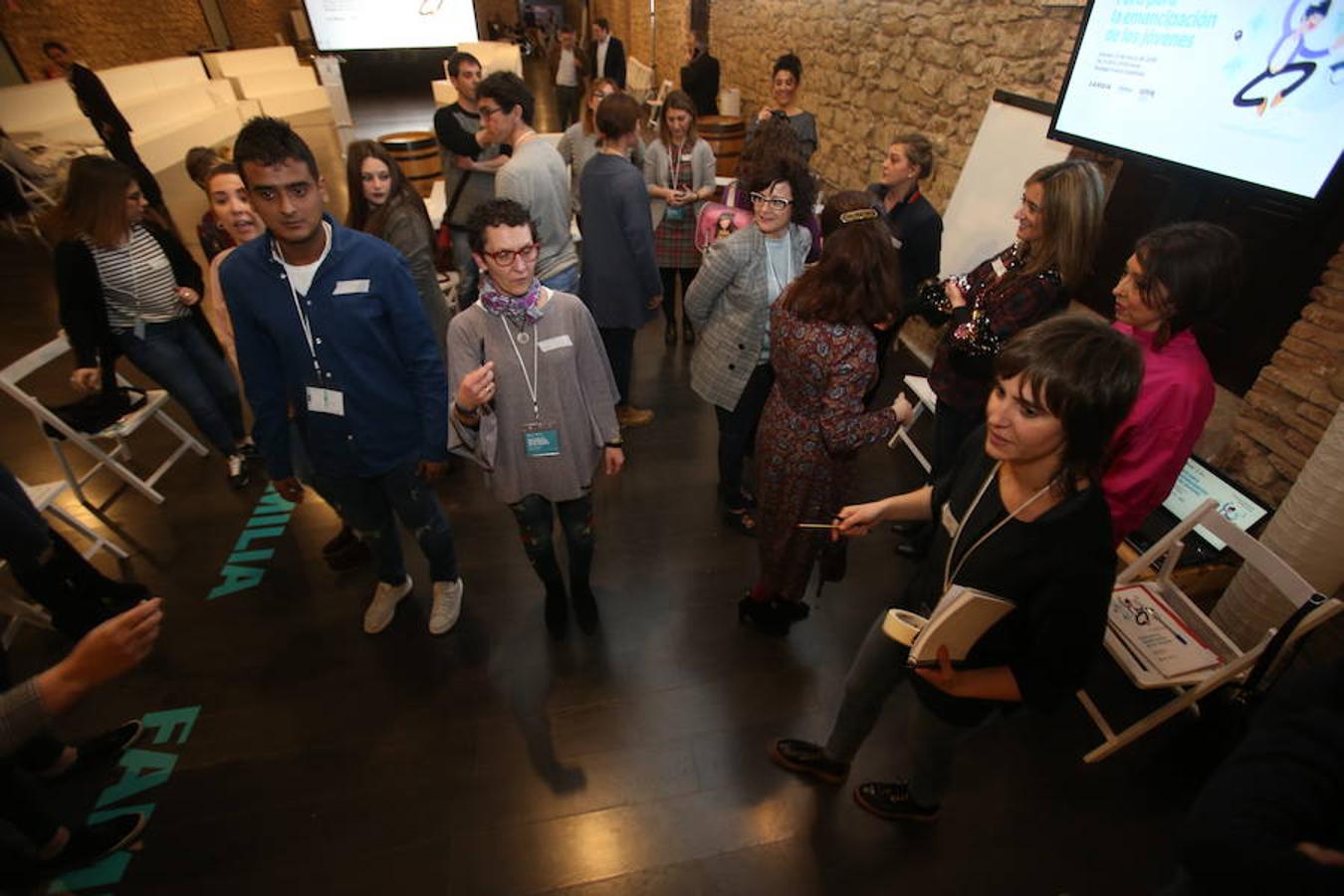 El Foro por la Emancipación ha celebrado esta tarde varios talleres dirigidos a los jóvenes como el de familia, educación, emprendimiento/empleo y vivienda