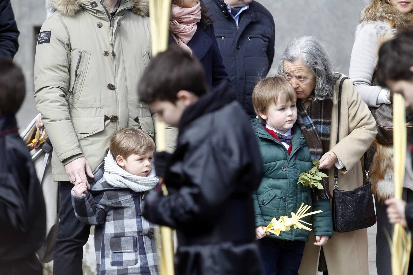 Gran afluencia de personas en la procesión de Domingo de Ramos.