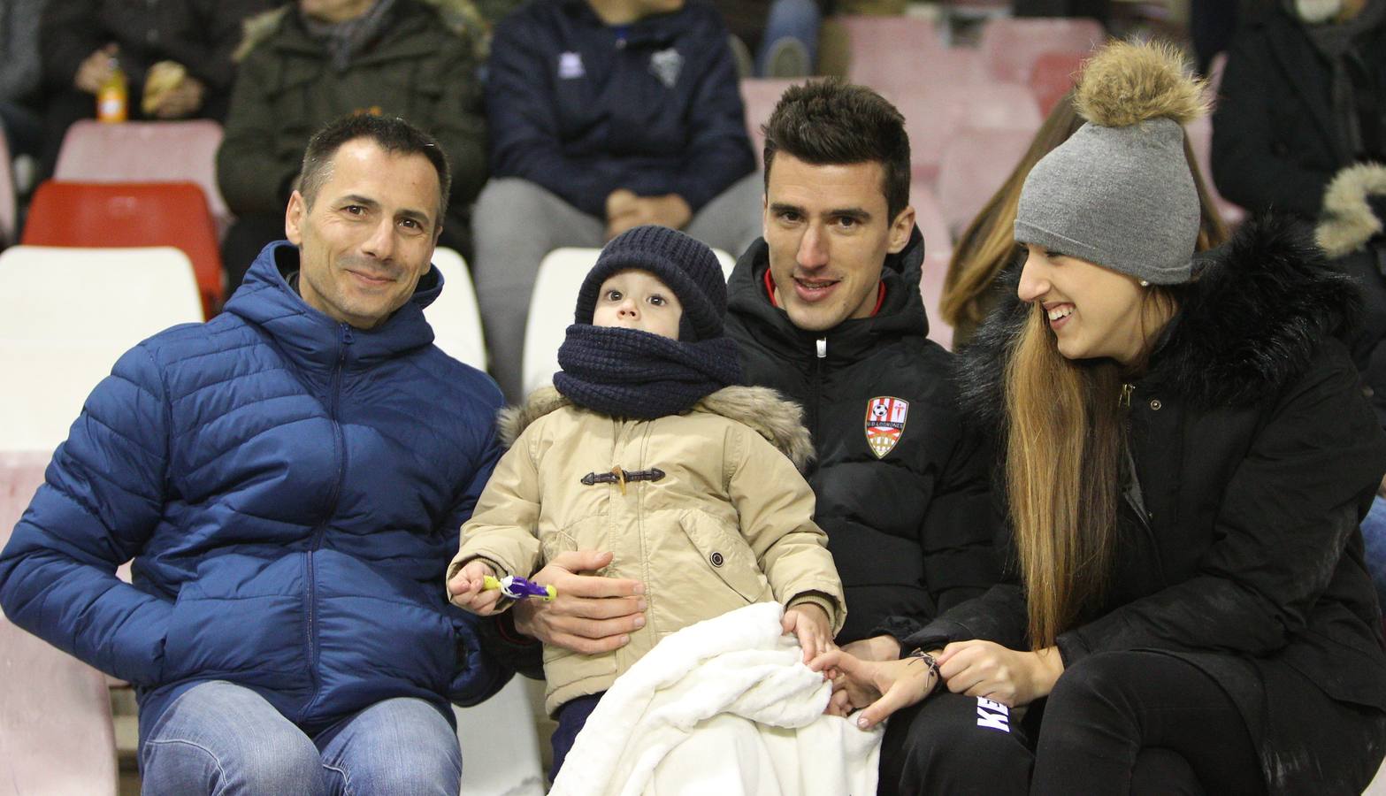 Imágenes del partido disputado en Las Gaunas, que concluyó con victoria de la UD Logroñés por 2-0.