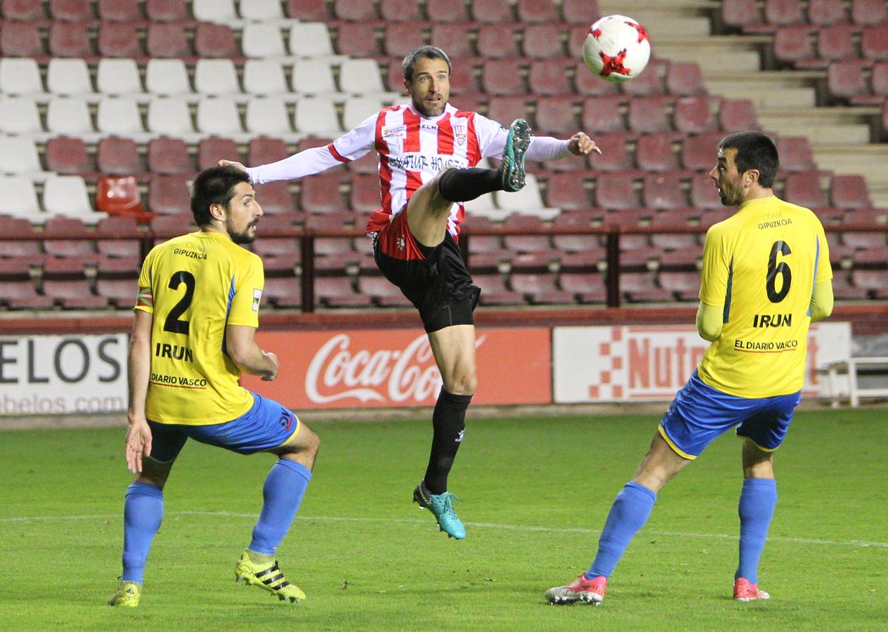 Imágenes del partido disputado en Las Gaunas, que concluyó con victoria de la UD Logroñés por 2-0.