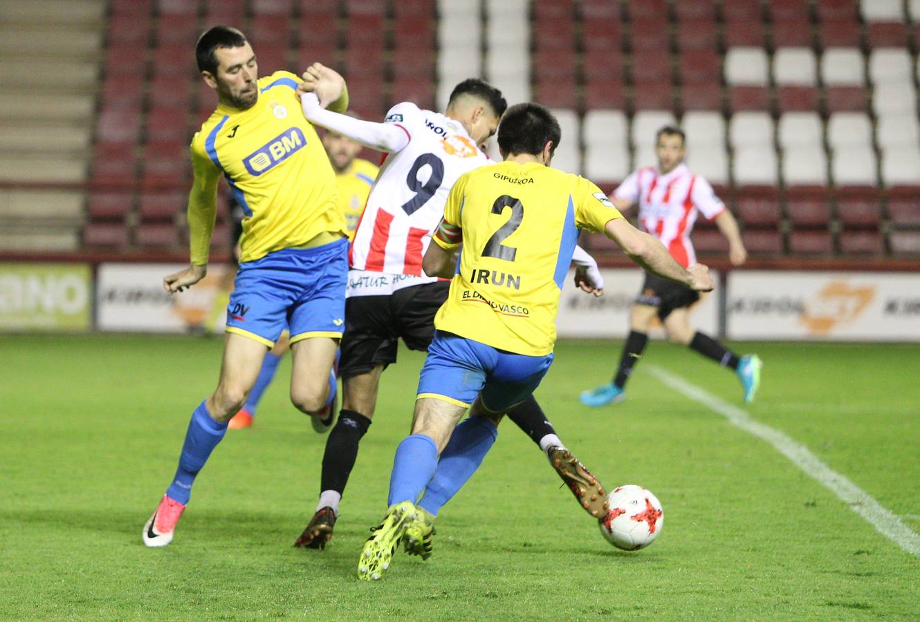 Imágenes del partido disputado en Las Gaunas, que concluyó con victoria de la UD Logroñés por 2-0.