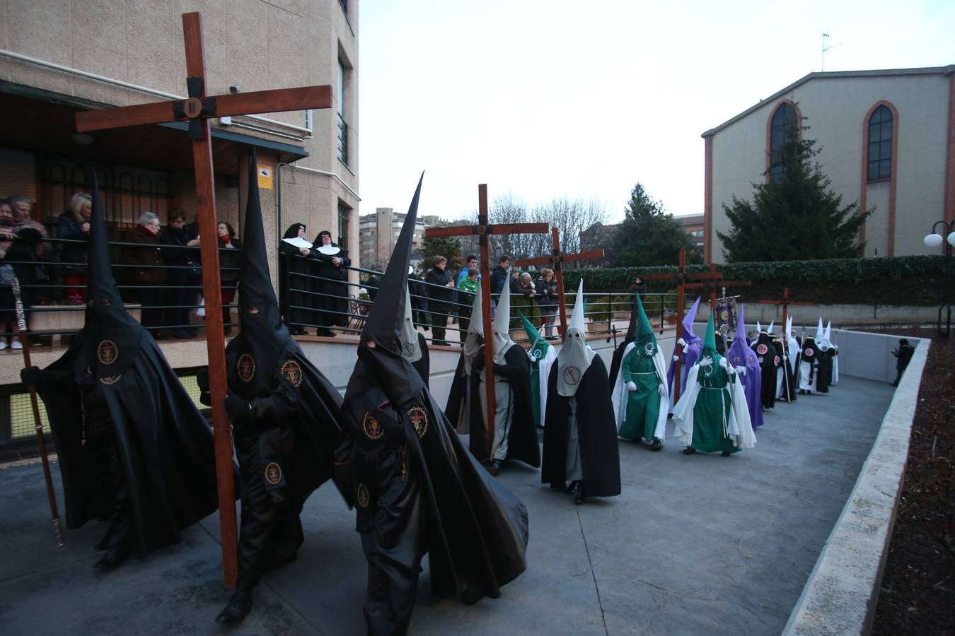 Fotos: Semana Santa: El viacrucis de Jesús Cautivo en Logroño