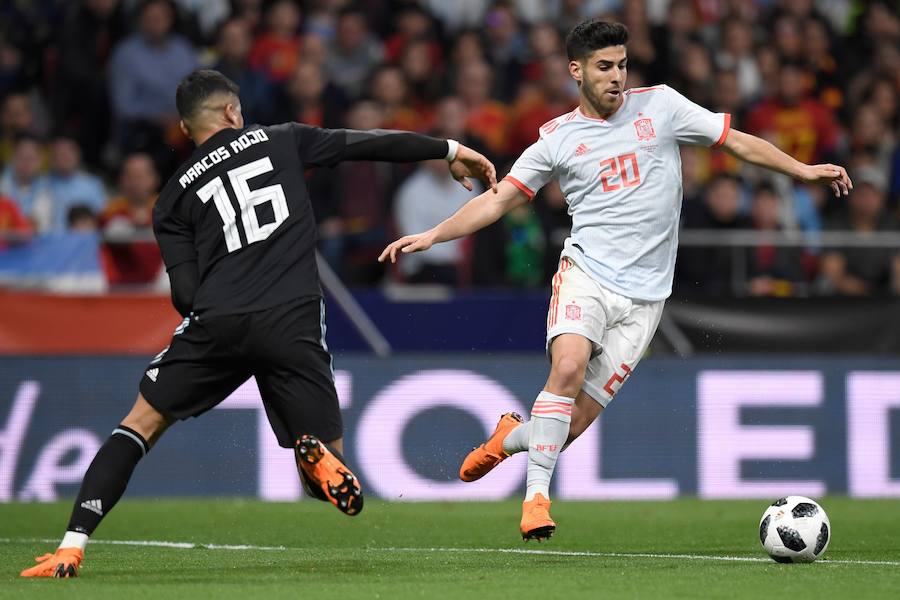 La selección que dirige Julen Lopetegui apabulló a Argentina en su estreno en el Wanda Metropolitano (6-1) con un 'hat-trick' de Isco y tantos de Diego Costa, Thiago y Aspas.