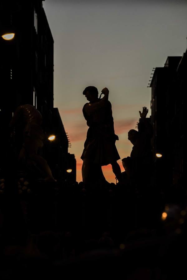 Fotos: Semana Santa en Logroño: Viacrucis procesional de la Cofradía de la Flagelación