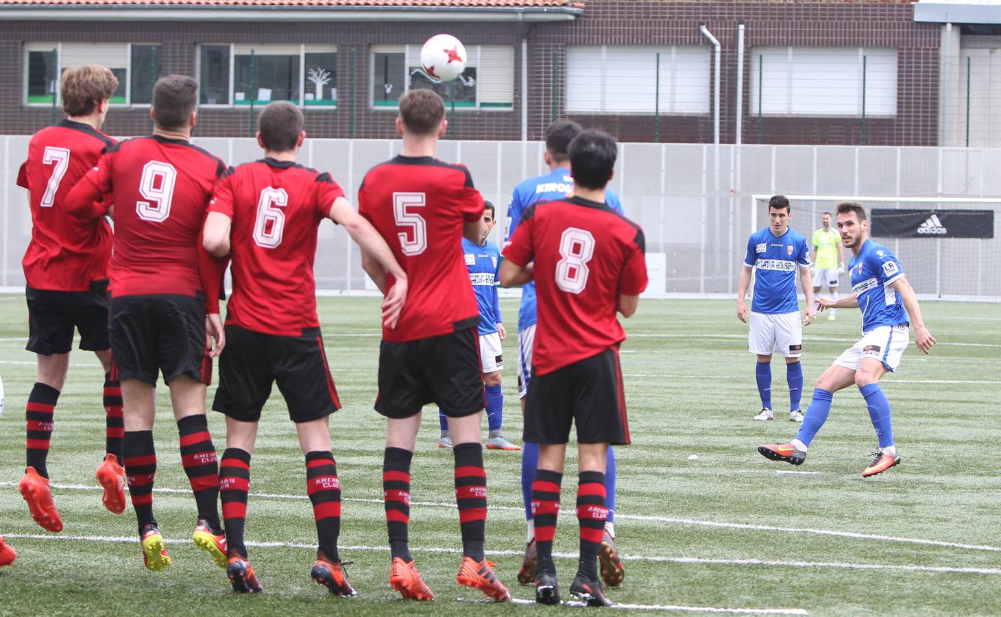 La UDL logró un insuficiente empate sin goles ante el Arenas