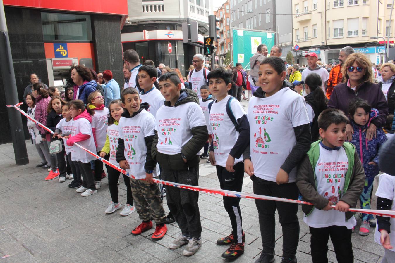 Las familias fueron las protagonistas el domingo en la XVI Carrera popular contra la Droga y por la Salud en Arnedo.