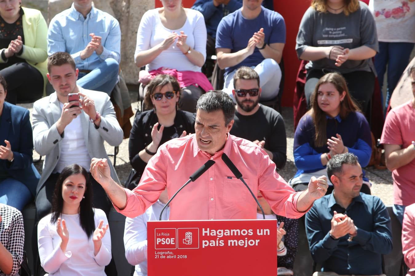 el secretario general del PSOE ha pronunciado un discurso en la plaza Joaquín Elizalde.