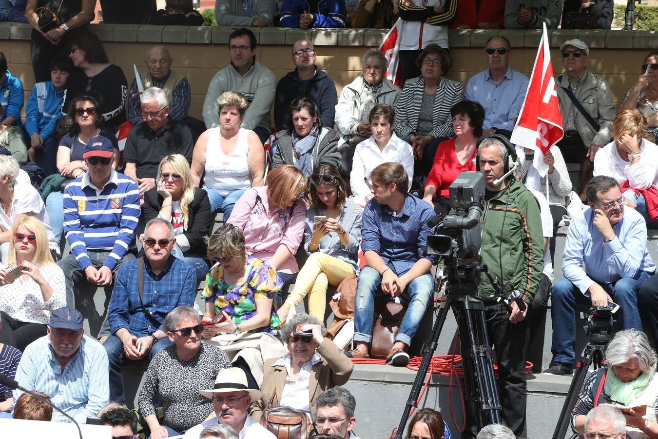 el secretario general del PSOE ha pronunciado un discurso en la plaza Joaquín Elizalde.