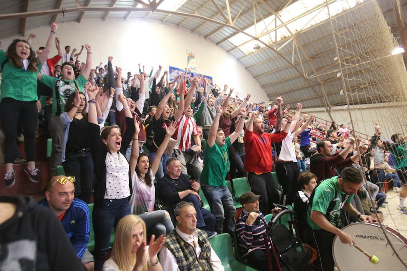 El Calasancio se impuso al Navarrete por 30-29 y se hizo con título de Liga de Segunda división de balonmano. El partido tuvo un desenlace de inafarto puesto que el equipo subcampeón gozaba de un 29-26 a falta de tres minutos para el final.
