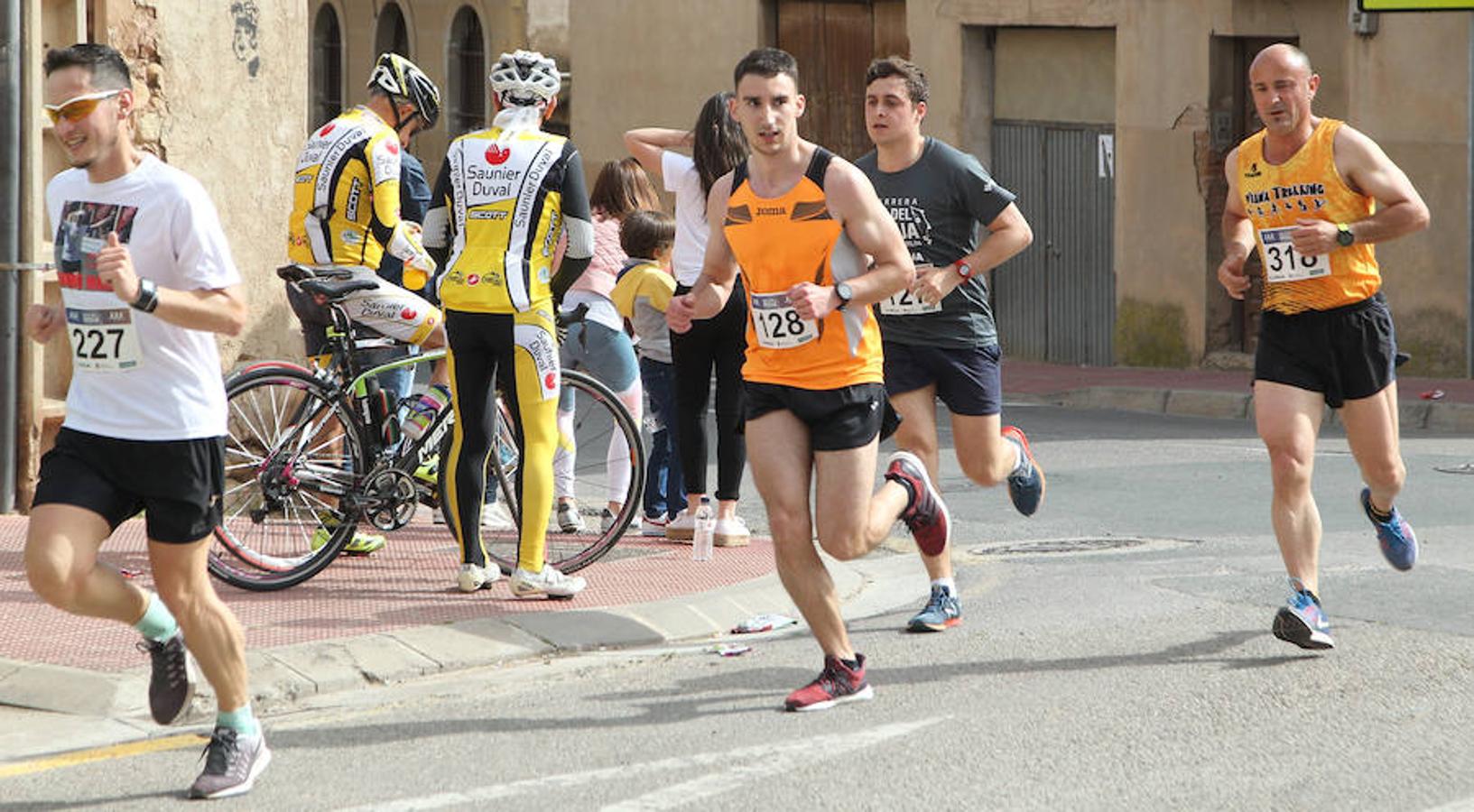 David Martínez y María Gómez Ijalba ganan la Carrera Valle del Iregua celebrada este domingo entre Villamediana y Albelda de Iregua.