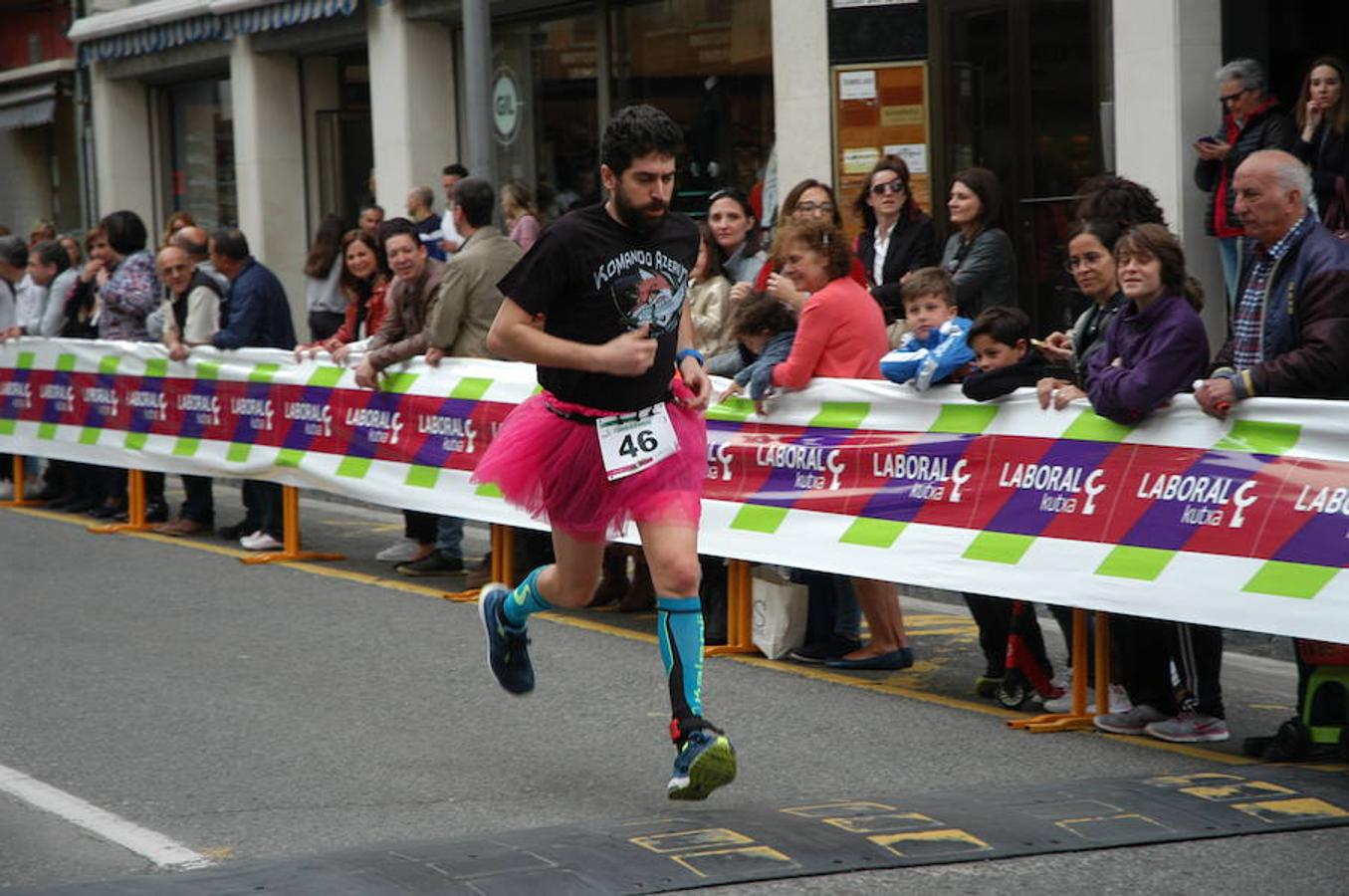 Los atletas Benmeziane y De Blas entraron de la mano en la carrera masculina mientras que Paula Sanz fue la mejor en categoría femenina en una prueba que hizo las veces de Campeonato de La Rioja de los 10 kilómetros.