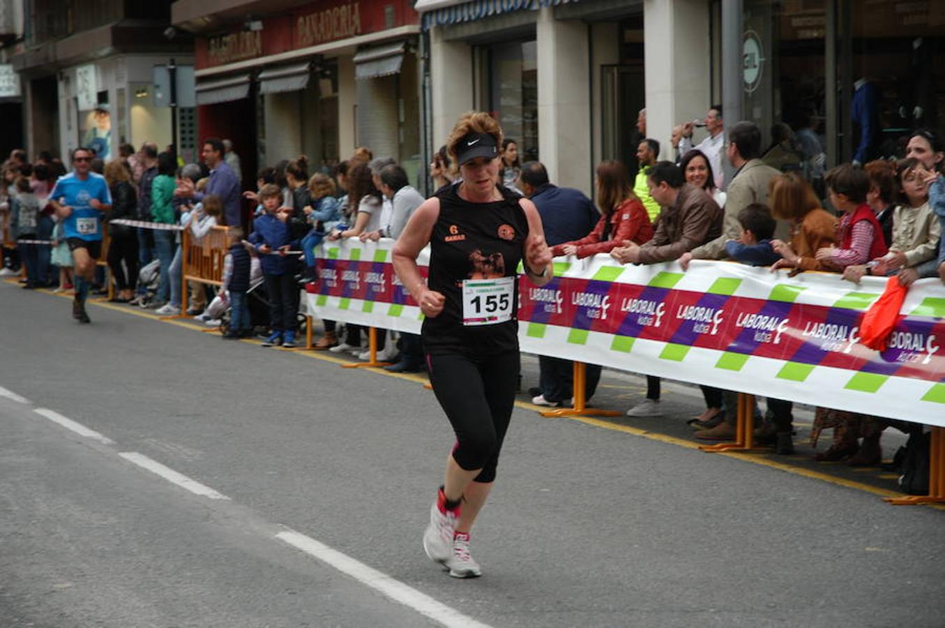 Los atletas Benmeziane y De Blas entraron de la mano en la carrera masculina mientras que Paula Sanz fue la mejor en categoría femenina en una prueba que hizo las veces de Campeonato de La Rioja de los 10 kilómetros.