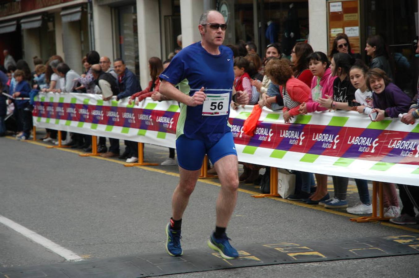 Los atletas Benmeziane y De Blas entraron de la mano en la carrera masculina mientras que Paula Sanz fue la mejor en categoría femenina en una prueba que hizo las veces de Campeonato de La Rioja de los 10 kilómetros.