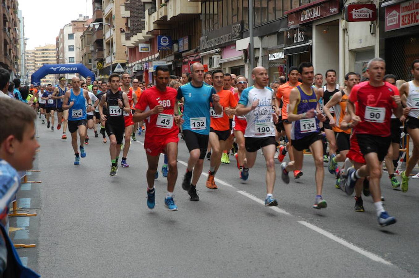 Los atletas Benmeziane y De Blas entraron de la mano en la carrera masculina mientras que Paula Sanz fue la mejor en categoría femenina en una prueba que hizo las veces de Campeonato de La Rioja de los 10 kilómetros.