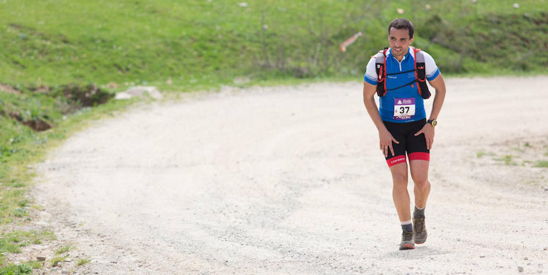 La tercera y última etapa del IV Ultratrail se ha celebrado hoy con salida y llegada en San Millán de la Cogolla, con 36 kilómetros. y 1.800 metros de desnivel, pasando por Pazuengos y Turza y acercándose a Urdanta. Este año no se ascenderá al San Lorenzo por seguridad, debido a la gran cantidad de nieve acumulada