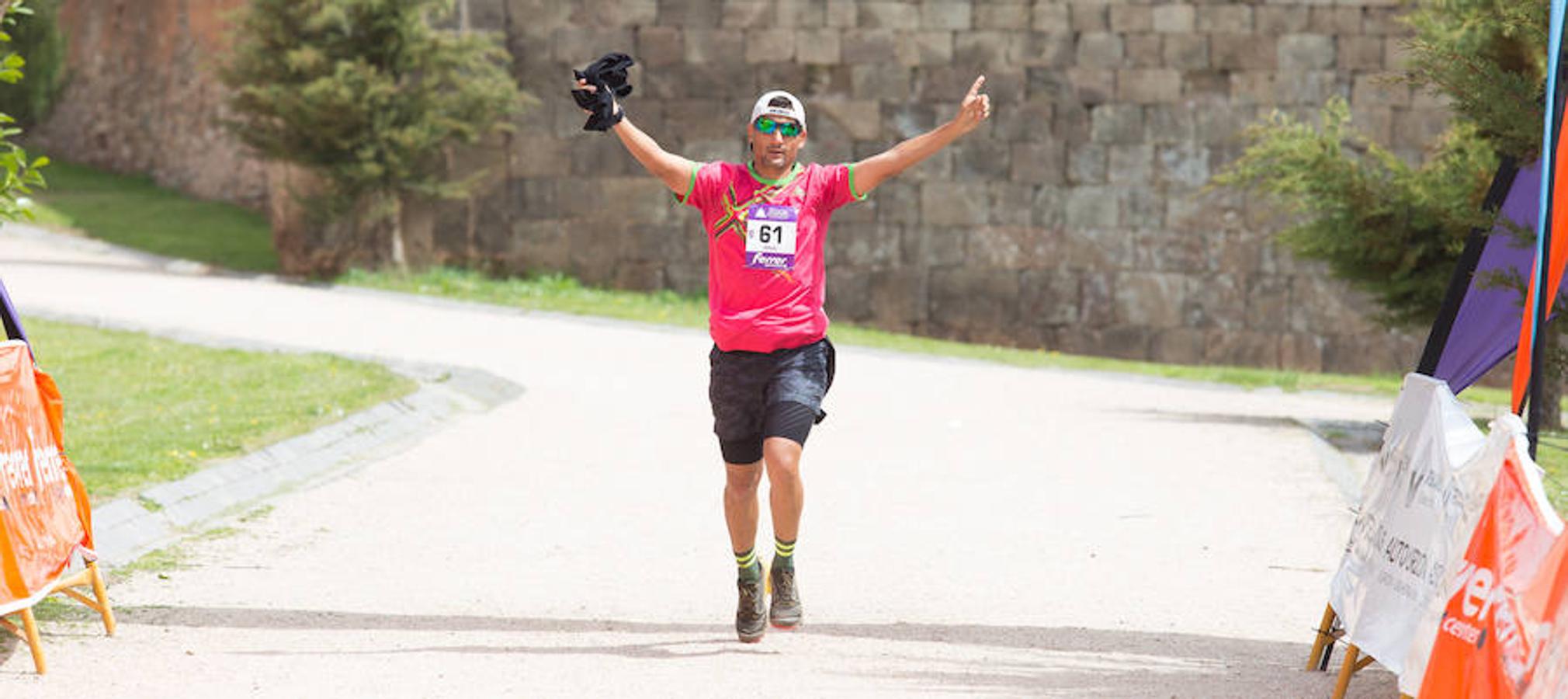 La tercera y última etapa del IV Ultratrail se ha celebrado hoy con salida y llegada en San Millán de la Cogolla, con 36 kilómetros. y 1.800 metros de desnivel, pasando por Pazuengos y Turza y acercándose a Urdanta. Este año no se ascenderá al San Lorenzo por seguridad, debido a la gran cantidad de nieve acumulada