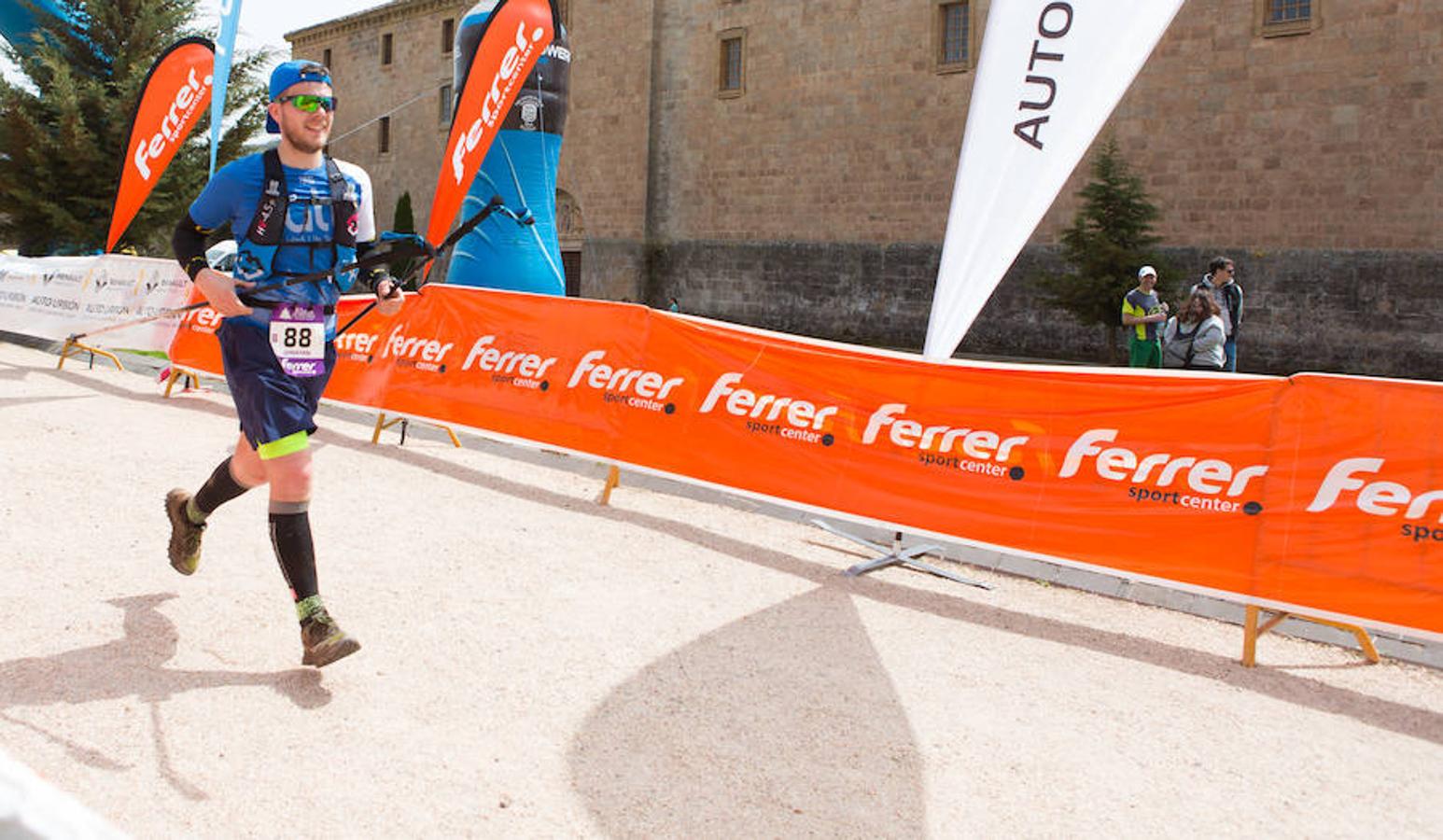 La tercera y última etapa del IV Ultratrail se ha celebrado hoy con salida y llegada en San Millán de la Cogolla, con 36 kilómetros. y 1.800 metros de desnivel, pasando por Pazuengos y Turza y acercándose a Urdanta. Este año no se ascenderá al San Lorenzo por seguridad, debido a la gran cantidad de nieve acumulada