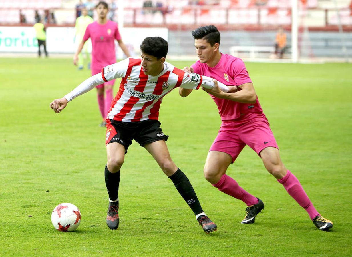 La UDL perdió ayer cualquier opción de colarse entre el cuarteto de elegidos para disputar el play off de ascenso a Segunda división tras perder en Las Gaunas (1-2) ante un potente Sporting en un partido en el que sobró la polémica.
