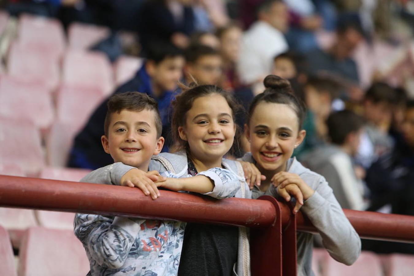 La UDL perdió ayer cualquier opción de colarse entre el cuarteto de elegidos para disputar el play off de ascenso a Segunda división tras perder en Las Gaunas (1-2) ante un potente Sporting en un partido en el que sobró la polémica.