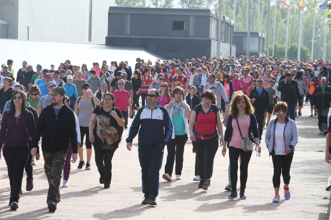 1.400 personas han participado en el tercer Paseo Saludable con destino el Monte Cantabria