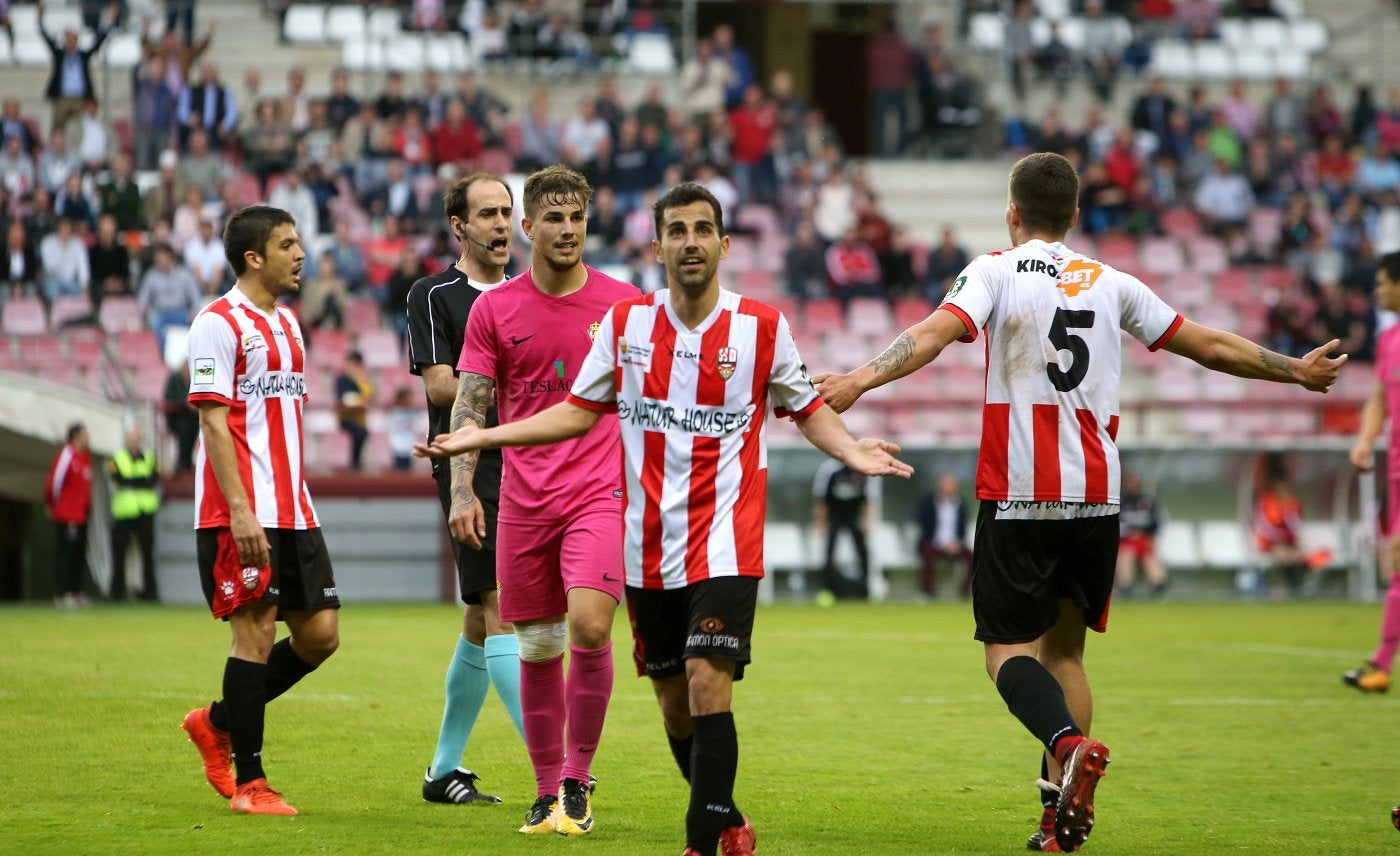 Una roja y un fuera de juego: la polémica del UDL-Sporting