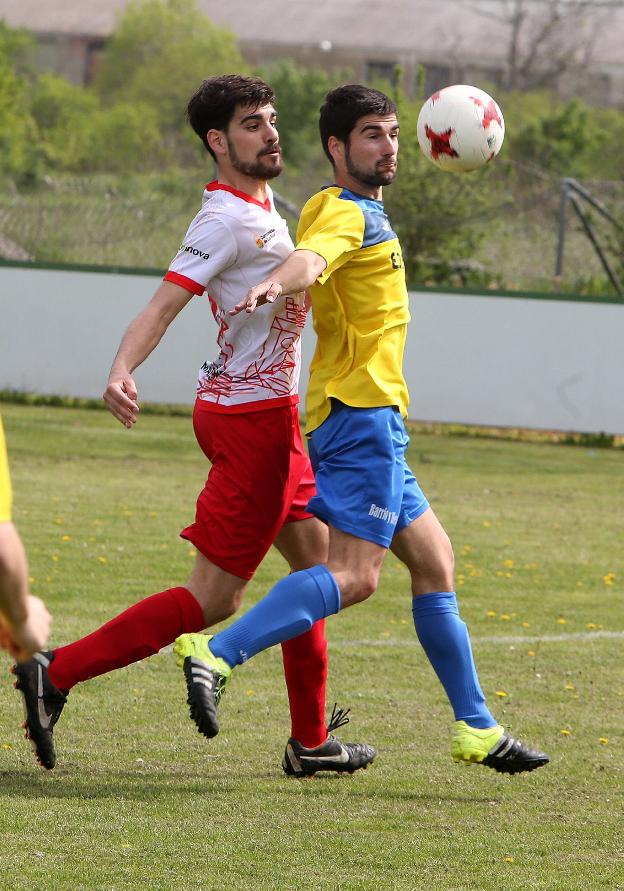 El San Marcial venció con un gol en los últimos minutos. :: juan marín