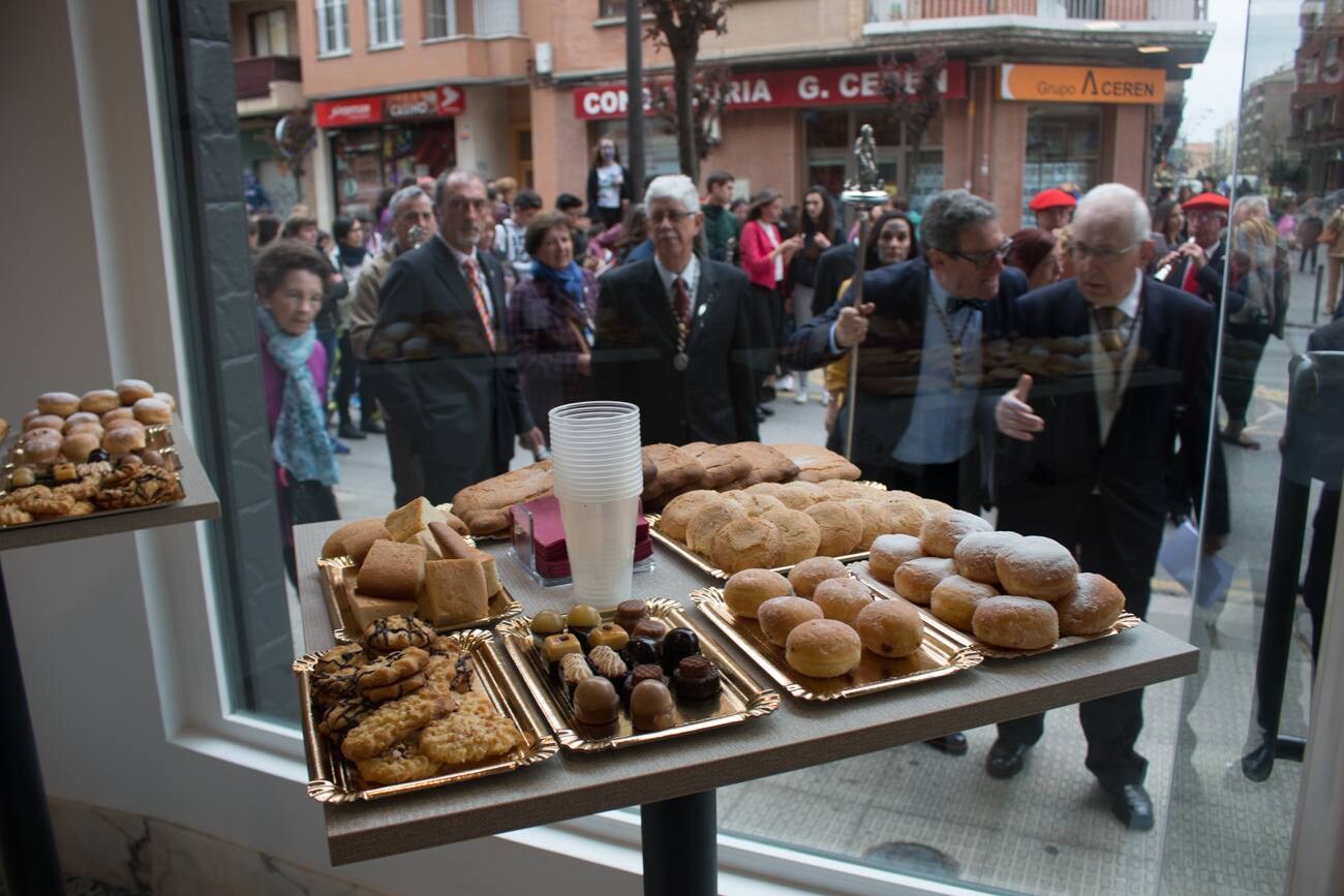  El 11 de mayo participarán en la procesión del Pan del Santo y del Peregrino, entre otros actos de este 25 de abril, cuando en la ciudad 'sale la gaita y el tamboril'