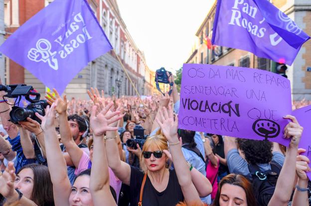 Manifestación en Madrid ante la sede del Ministerio de Justicia. :: josé ramón ladra