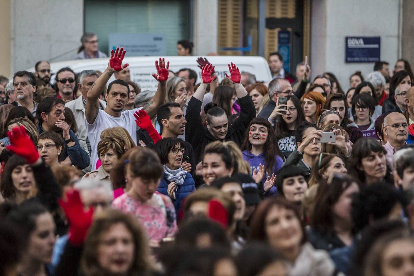 Fotos: Logroño clama contra la decisión sobre &#039;la manada&#039;
