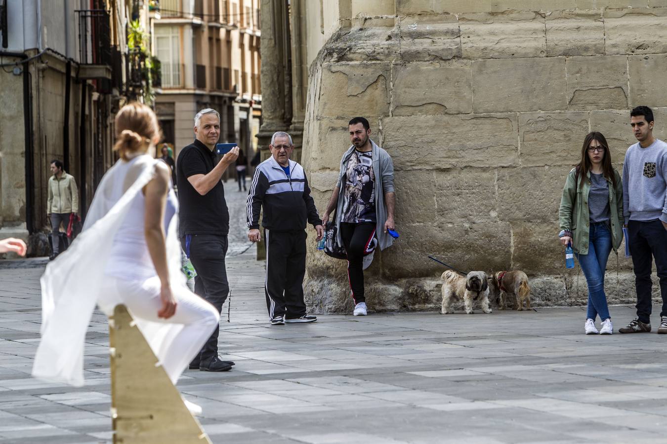 Catorce diseños y arquitecturas efímeras pueblan distintos rincones de Logroño hasta el uno de mayo