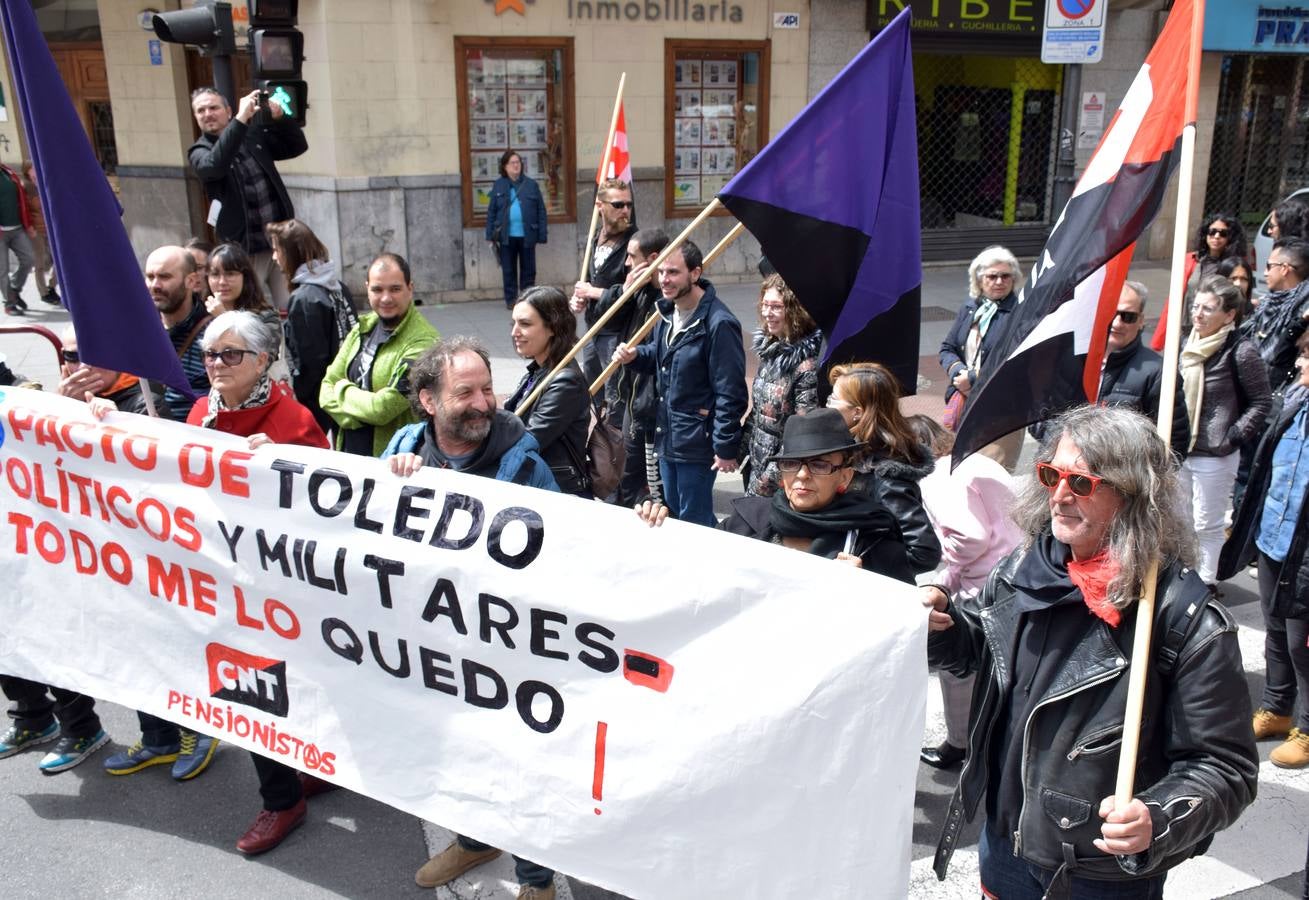 Fotos: Manifestación por el Primero de Mayo de la CNT