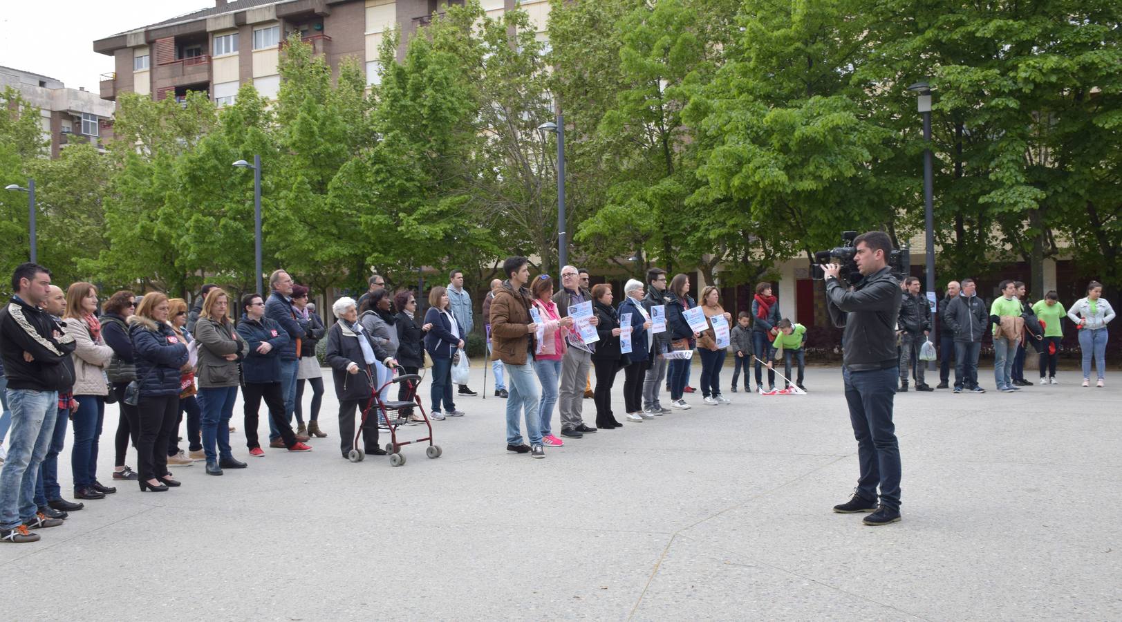 USO La Rioja ha celebrado el Primero de Mayo con el lema «Los salarios, la deuda pendiente. Empleo de calidad y blindaje de las pensiones» y ha realizado una concentración en la plaza Primero de Mayo de Logroño.