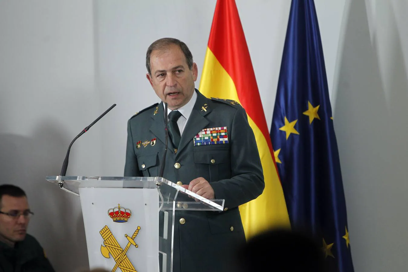 El presidente del Gobierno, Mariano Rajoy, ha presenciado un simulacro de una operación antiyihadista en el Polígono de Experiencias para Fuerzas Especiales de la Guardia Civil (PEFE), en Logroño, que ha inaugurado oficialmente junto al ministro de Interior, Juan Ignacio Zoido.