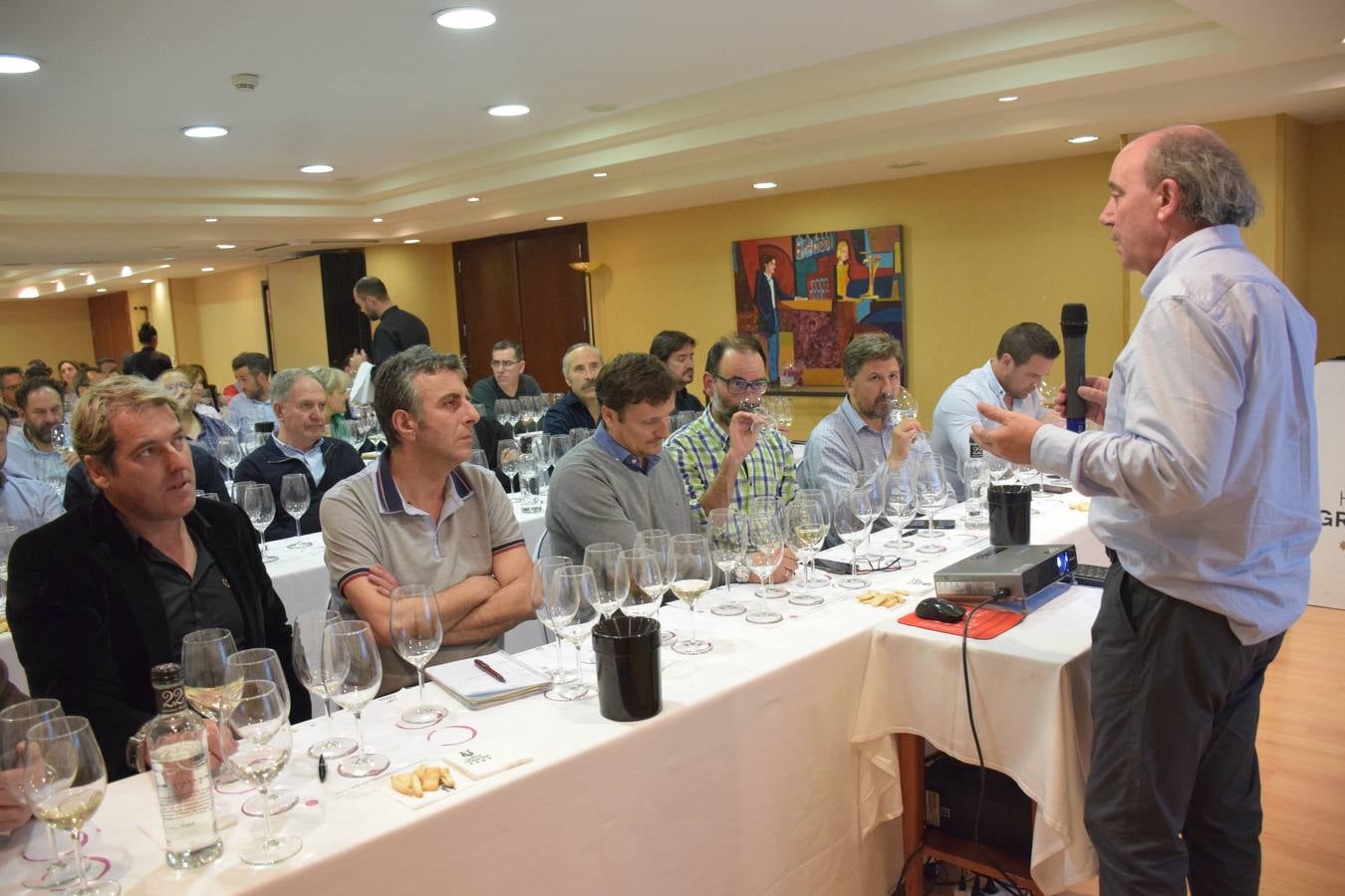 Félix Martínez, de Bodegas Martínez Corta, presentó sus vinos en el Club de Catas de lomejordelvinoderioja.com.