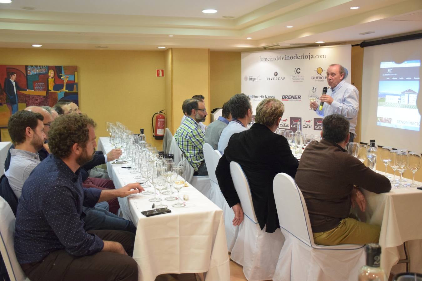 Félix Martínez, de Bodegas Martínez Corta, presentó sus vinos en el Club de Catas de lomejordelvinoderioja.com.