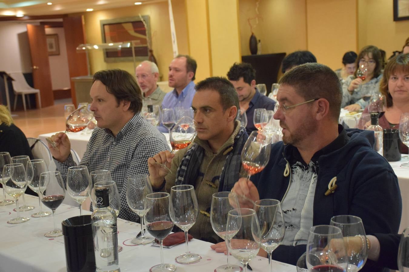 Félix Martínez, de Bodegas Martínez Corta, presentó sus vinos en el Club de Catas de lomejordelvinoderioja.com.