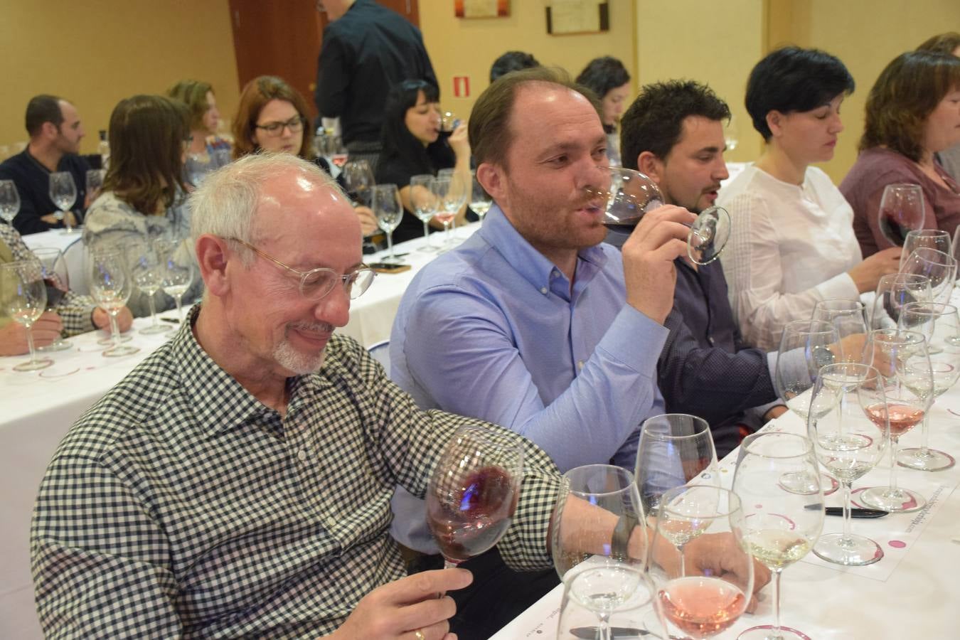 Félix Martínez, de Bodegas Martínez Corta, presentó sus vinos en el Club de Catas de lomejordelvinoderioja.com.