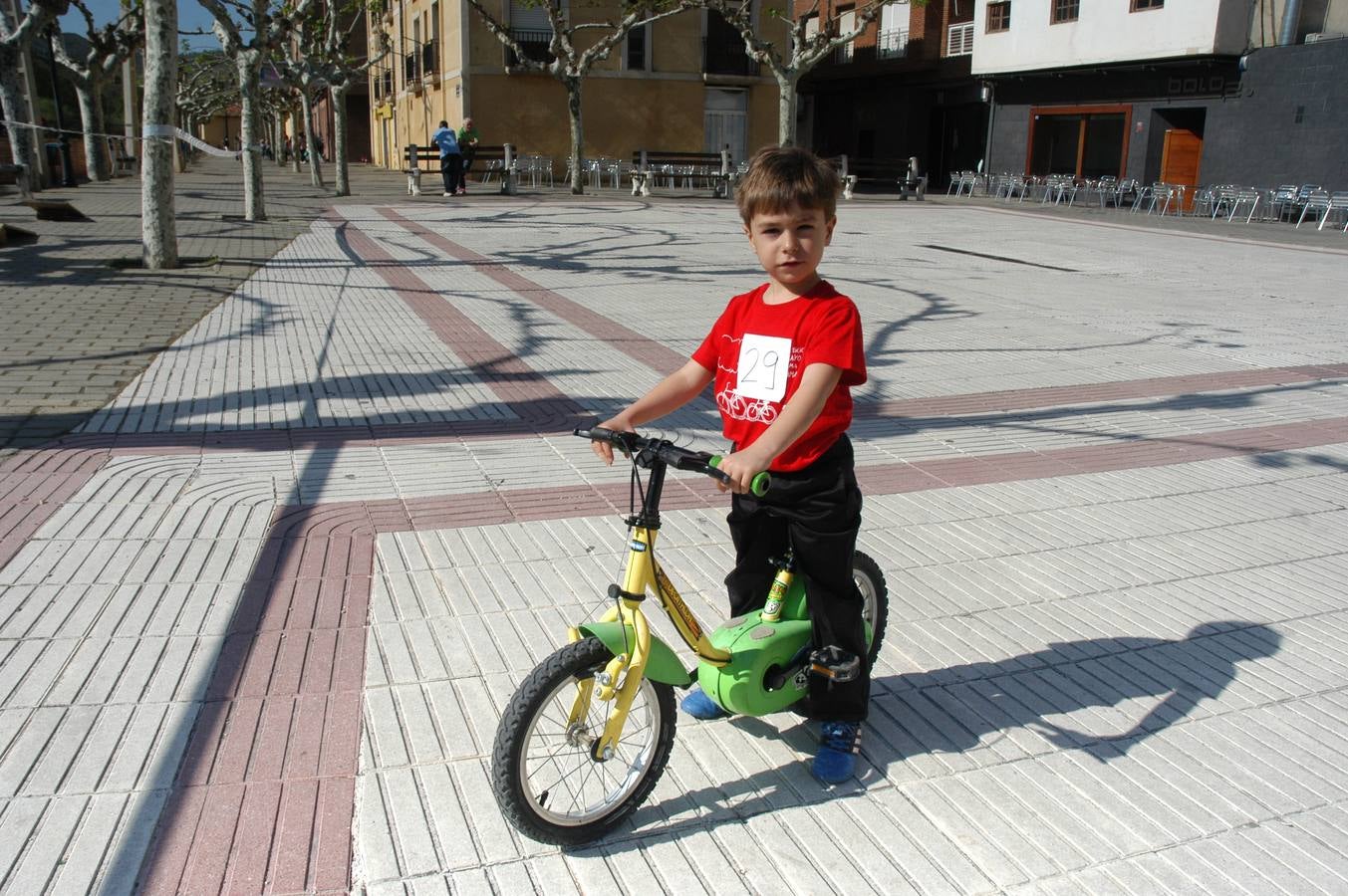 386 cicilistas participaron en el décimo quinto Día de la Bicicleta de Cervera, organizado por la AMPA de Primaria.
