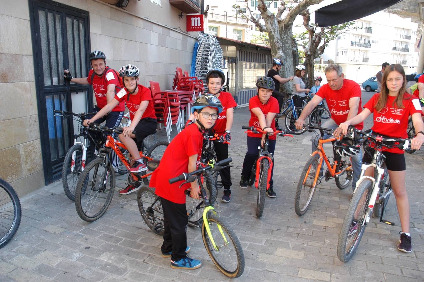 386 cicilistas participaron en el décimo quinto Día de la Bicicleta de Cervera, organizado por la AMPA de Primaria.