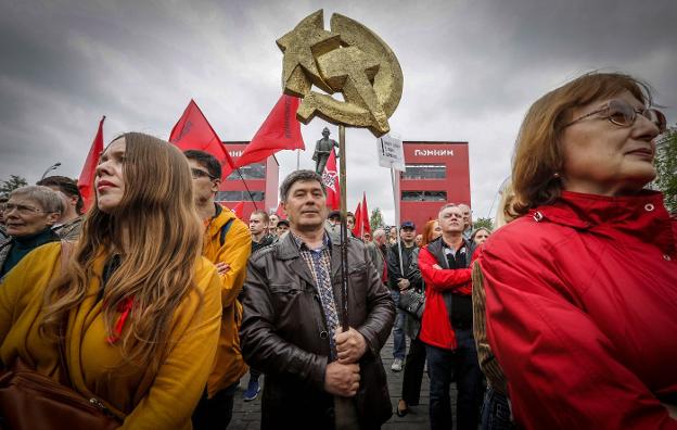 Opositores al presidente de Rusia, Vladímir Putin, se manifestaron ayer por las calles de Moscú para expresar su rechazo a su cuarto mandato. :: yuri kochetkov/ efe