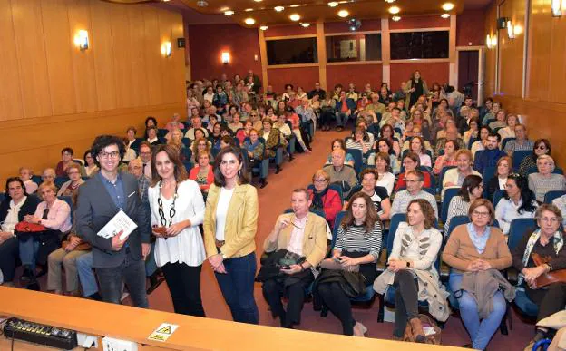 Andrés Pascual, María Dueñas y María José Camino. :: fotografías miguel herreros