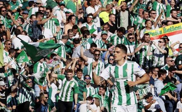 Bartra celebra su gol. 